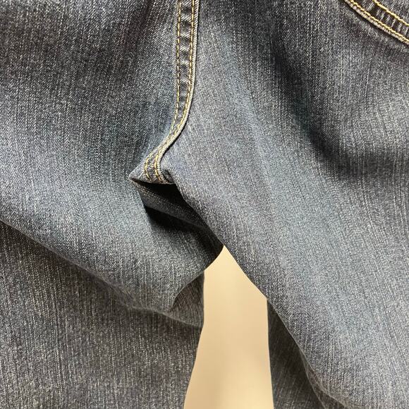 Chico's 2.5 Short Womens Straight Leg Medium Wash Jeans Size 14P Classic‎ Denim - Picture 8 of 16